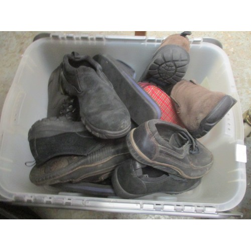 237 - BOX OF GENTS SHOES SIZE 10