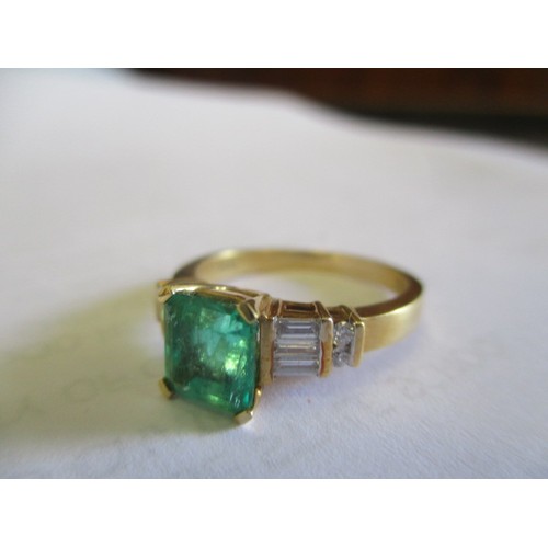 33 - 18k GOLD COLUMBIAN EMERALD AND DIAMOND RING BY ILIANA, CERTIFICATE AND RECIEPT, SIZE P/O, BOXED