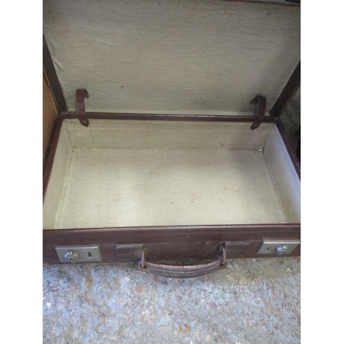 254 - VINTAGE BROWN SUITCASE