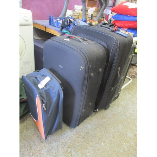 259 - QUANTITY OF SUIT CASES, HOLDALLS COOL BAGS AND RUCKSACKS ETC