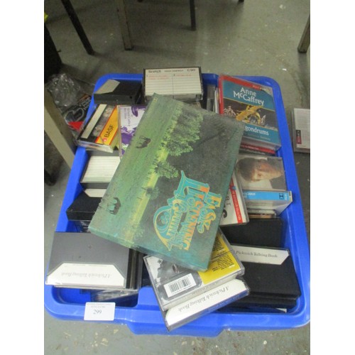 299 - BOX OF MIXED AUDIO TAPES INCLUDING EASY LISTENING COUNTRY