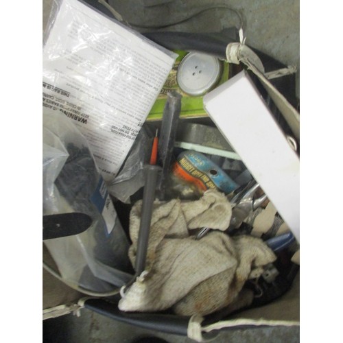 303 - HALFORDS BAG WITH MIXED DIY ITEMS