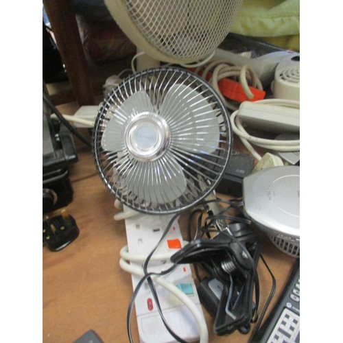 353 - SELECTION OF MIXED ELECTRICAL ITEMS INCLUDING FANS, RADIOS, CD PLAYER AND MORE