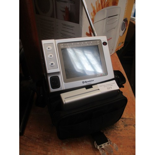 357 - ROADSTER LCD4004  PORTABLE TELEVISION IN CASE