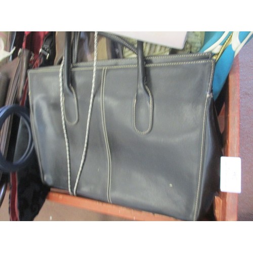 386 - SELECTION OF LADIES HAND BAGS