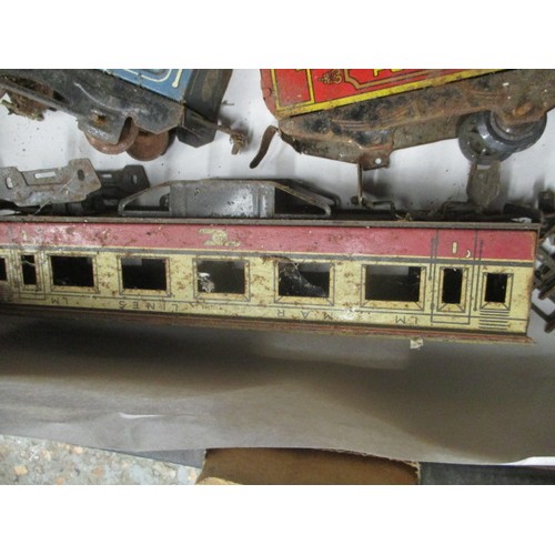 119 - QUANTITY OF TIN RAILWAY CARRIAGES AND TRACK PLUS VINTAGE AIRFIX POWER UNIT