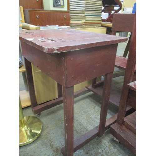 285 - CHILD VINTAGE STYLE SCHOOL DESK AND CHAIR