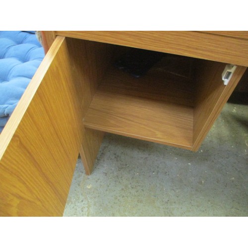 381 - WOOD EFFECT DESK WITH 3 DRAWERS TO THE RIGHT AND CUPBOARD TO THE LEFT