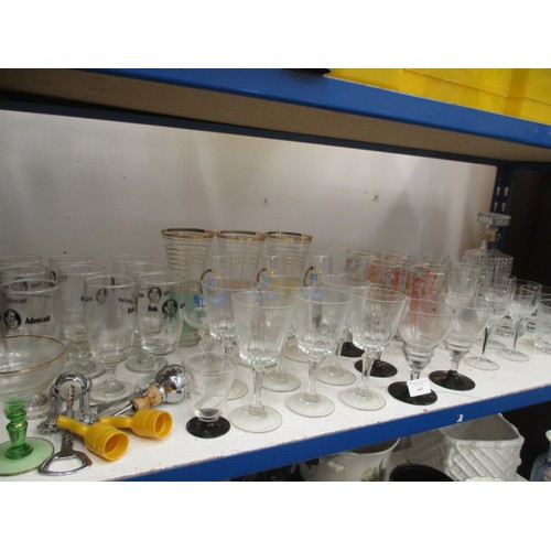 400 - SELECTION OF DRINKING GLASSES