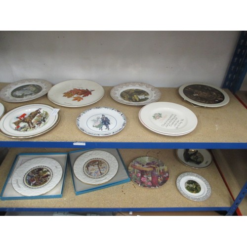 412 - SELECTION OF DECORATIVE WALL PLATES SOME COALPORT