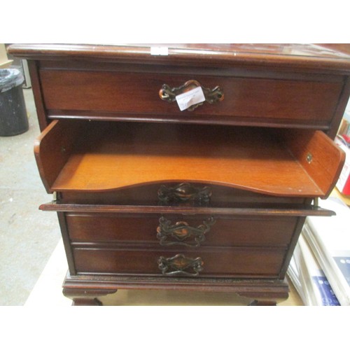 200A - VICTORIAN MAHOGANY MUSIC CABINET WITH GALLERY TOP, IN VERY GOOD CONDITION