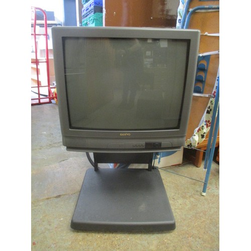 451 - SANYO TV WITH STAND