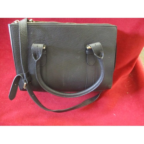 118 - LADIES MULBERRY STYLE HAND BAG IN BLACK