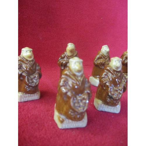 2 - 9 WADE WHIMSIE MINIATURE MONKS