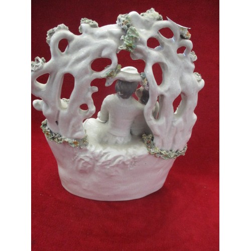 270 - MEISSEN STYLE CHINA FLATBACK ORNAMENT OF TWO LOVERS