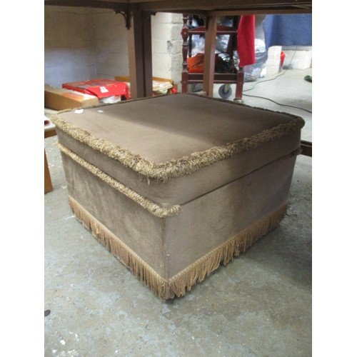 272 - SQUARE PADDED FOOTSTOOL STORAGE BOX