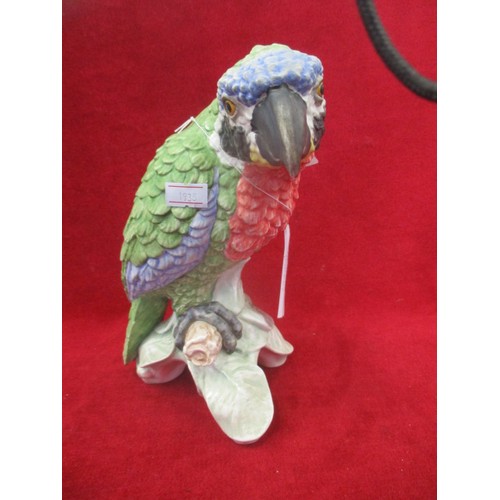 295 - GOEBEL  AMAZON PARROT -, 22 CMS HIGH WITH BOX