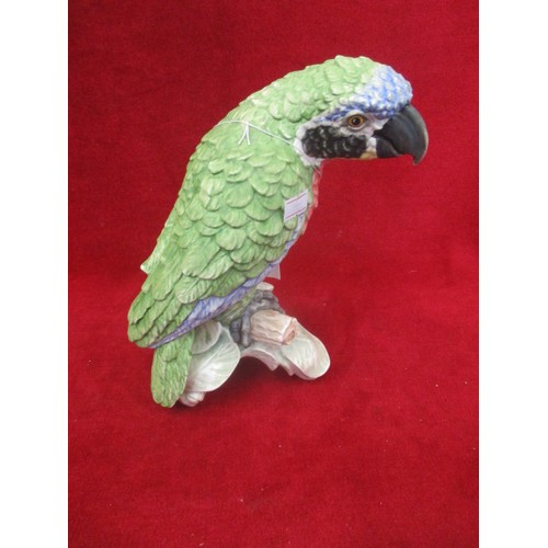 295 - GOEBEL  AMAZON PARROT -, 22 CMS HIGH WITH BOX