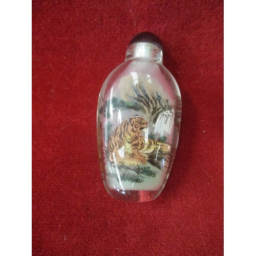 51 - CHINESE INSIDE PAINTED GLASS SNUFF BOTTLE OF TIGER