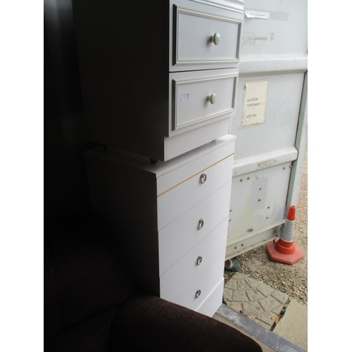 567 - WHITE MELAMINE 5 DRAWER CHEST AND 2 DRAWER BEDSIDE