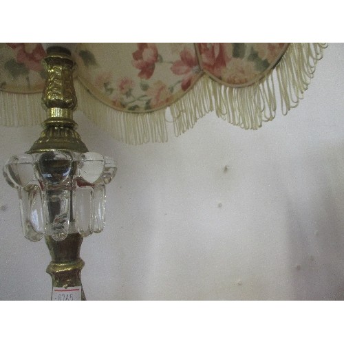124 - 52CM HIGH ORNATE TABLE LAMP WITH BRASS & GLASS