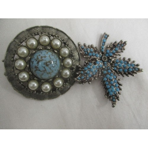 150 - 16 VINTAGE BROOCHES