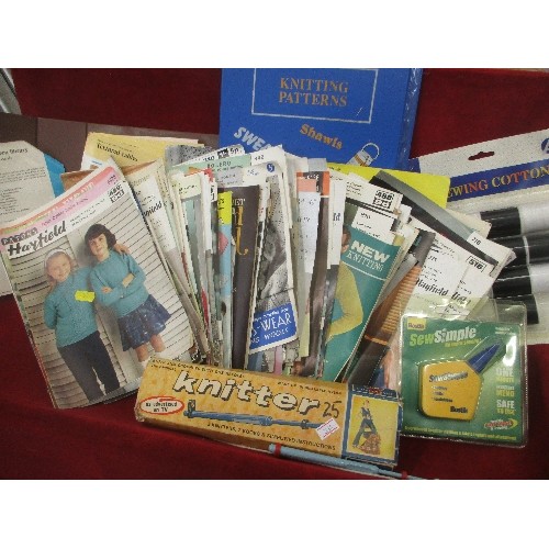 163 - BOX OF ASSORTED KNITTING & SEWING ITEMS INCLUDING PATTERNS, COTTONS ETC