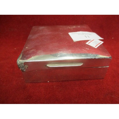 11 - SILVER CIGARETTE BOX, LONDON 1904, WOOD LINED. TOTAL WEIGHT 177 GRAMS - DAMAGE TO FRONT CORNER