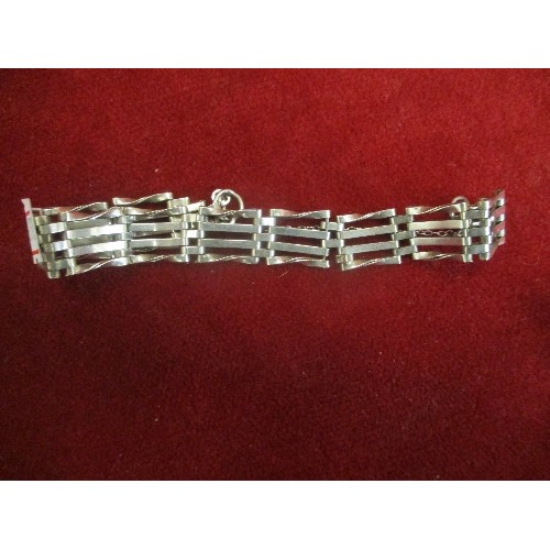 30 - SILVER GATE BRACELET WITH SAFETY CHAIN - CATCH NEEDS ATTENTION