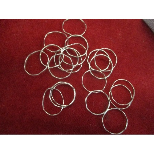 32 - 20 X FACETED SILVER RINGS MARKED 925