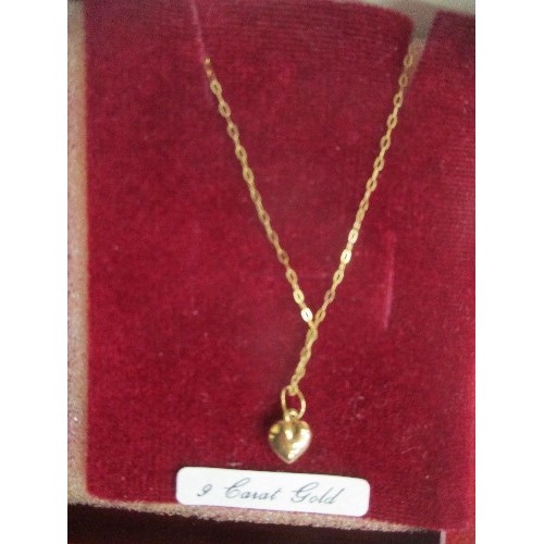 35 - 9CT GOLD HEART PENDANT WITH 9CT GOLD CHAIN. CHAIN 40CM, 0.6 GRAMS