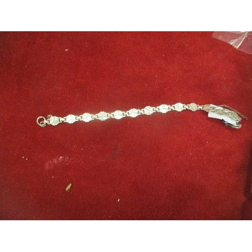 41 - SILVER BRACELET WITH SAFETY CHAIN, FLOWER SHAPED LINKS, BIRMINGHAM HALLMARK, CLASP NEEDS ATTENTION