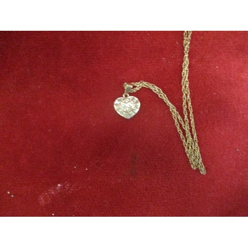 42 - 9CT GOLD & 15 DIAMOND HEART SHAPED PENDANT ON A 54CM 9CT GOLD CHAIN, 2.8 GRAMS