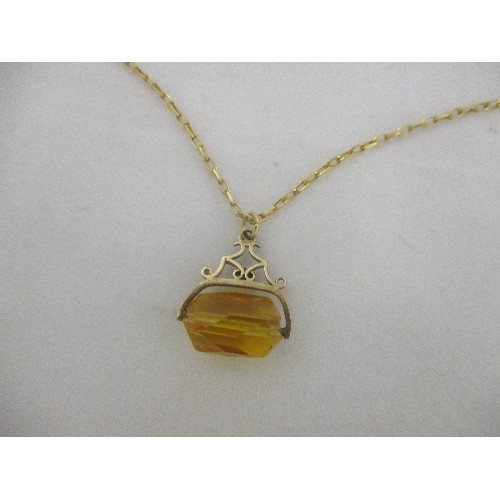 38B - 9ct GOLD PENDANT AND 18