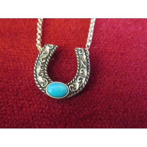 13 - 925 SILVER LUCKY HORSESHOE PENDANT ON SILVER CHAIN 8.7G