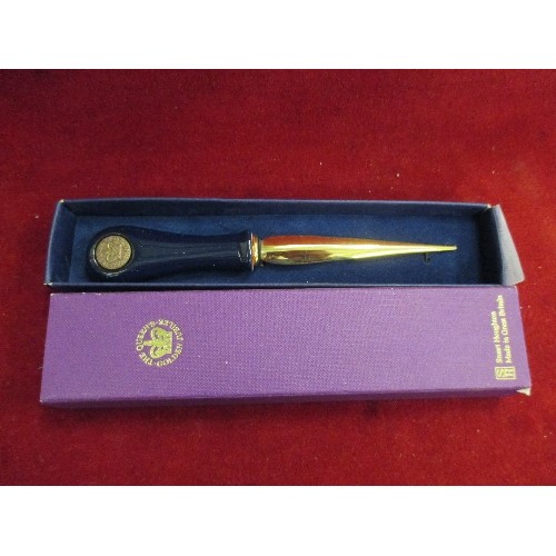 25 - THE QUEENS GOLDEN JUBILEE PAPER KNIFE BY STUART HOUGHTON ENGLAND - IN BOX