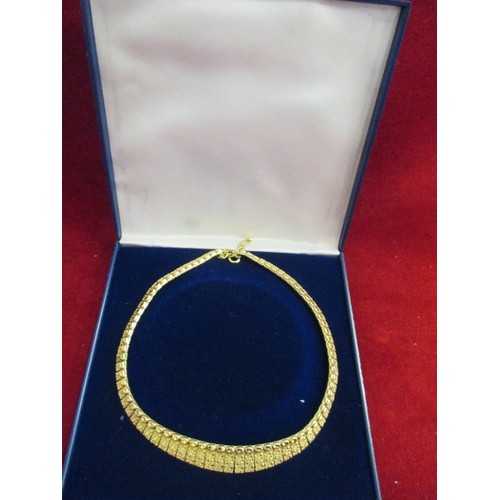 40 - A CLEOPATRA STYLE GOLD PLATED NECKLACE WITH DISPLAY BOX - 40CM LONG