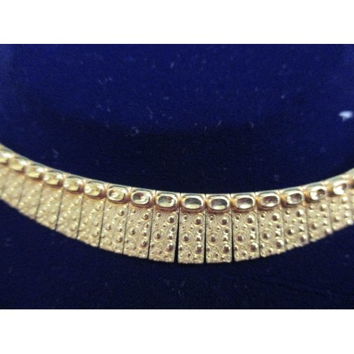 40 - A CLEOPATRA STYLE GOLD PLATED NECKLACE WITH DISPLAY BOX - 40CM LONG