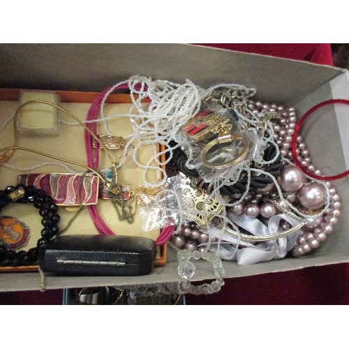 67 - BOX OF COSTUME JEWELLERY INCLUDING NECKLACES, BROOCHES, BANGLES, PIN BADGES ETC