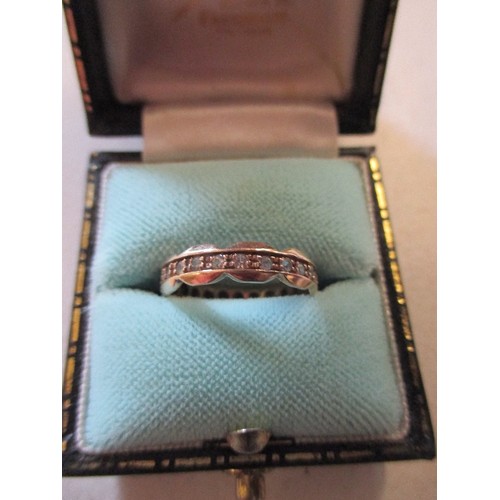 41 - A 9CT GOLD ETERNITY RING SET WITH WHITE STONES SIZE O - 2.2 GRAMS