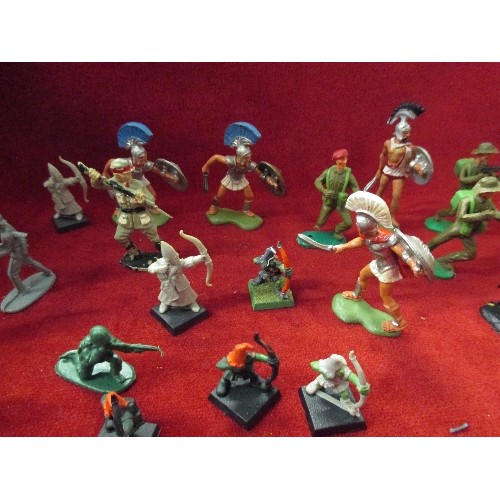 64B - TUB OF PLASTIC BRITISH AND ROMAN SOLDIERS FOR A FORT ETC - MANY BY BRITAINS