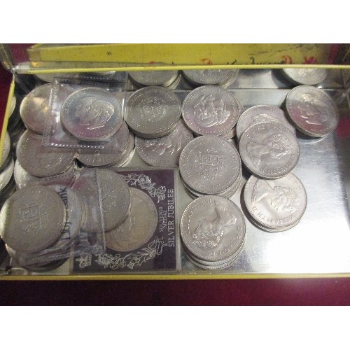 37 - A BISCUIT TIN CONTAINING 35 CROWNS - CHURCHILL,1977, CHARLES & DIANA