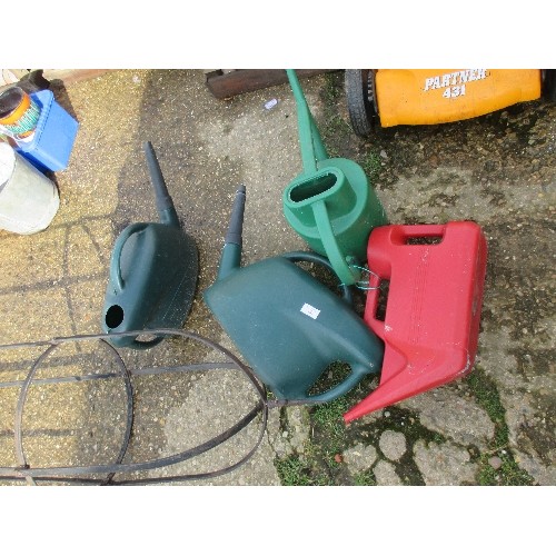 663 - 4 X PLASTIC WATERING CANS