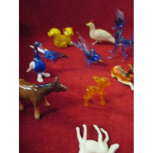 8 - MINIATURE MURANO GLASS ANIMALS TOGETHER WITH PORCELAIN MARE AND FOAL AND VINTAGE PLASTIC ANIMALS