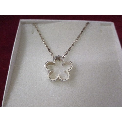 18 - SILVER OPENWORK FLOWER PENDANT ON SILVER CHAIN - CLASP MARKED 925