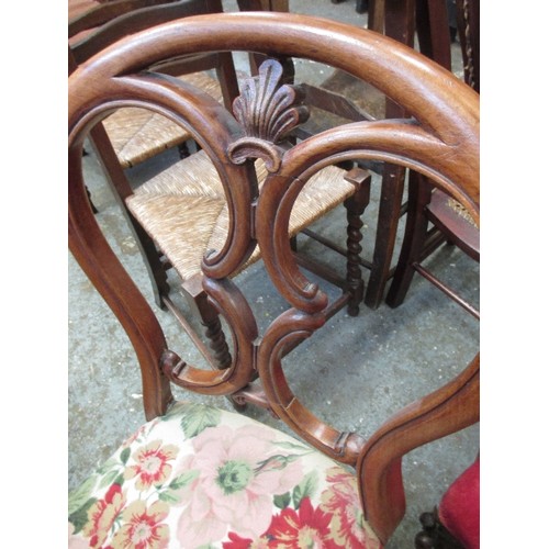 129 - VICTORIAN MAHOGANY BALLOON BACK CHAIR ON CABRIOLE LEGS