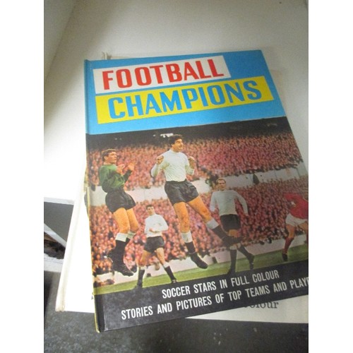 206 - 9 X VINTAGE FOOTBALL BOOKS INCL BOBBY CHARLTON'S BOOK OF EUROPEAN FOOTBALL, STANLEY MATTHEWS FOOTBAL... 