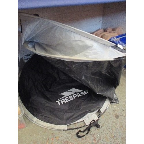 154 - TRESPASS FOLDUP TENT/BEACH SHELTER