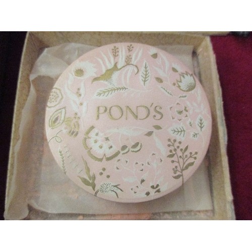 246 - WEDGWOOD LION CRYSTAL PAPERWEIGHT, POND'S MAKEUP & A SILVER JUBILEE DISH