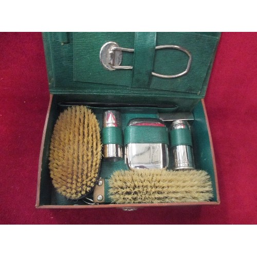 251 - VINTAGE TRAVEL GROOMING SET